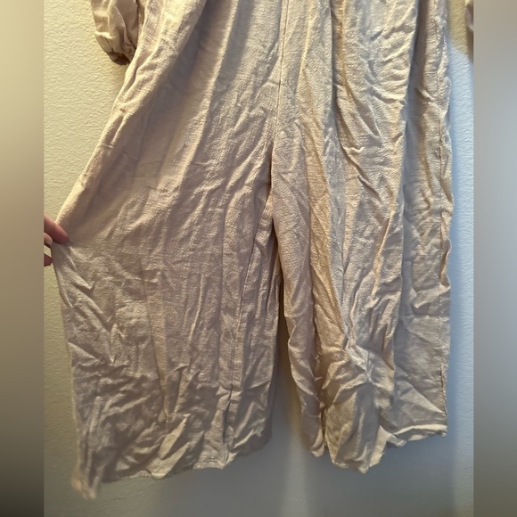 Elegant Cream Jumpsuit with Textured Design - Picture 3 of 8